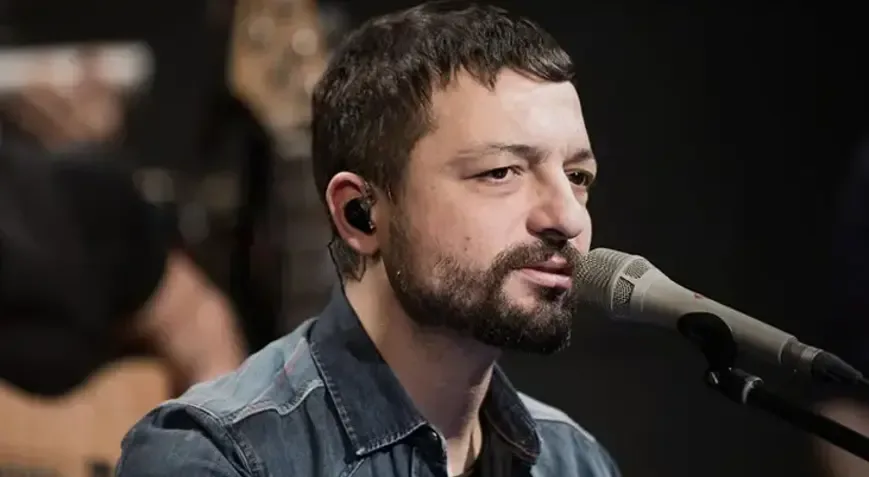 Türk Pop ve Özgün Müziğinin Buğulu Sesi: Mehmet Erdem Kimdir, Aslen Nerelidir?