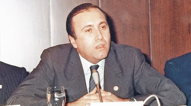 Türk Eğitim Sisteminin ve Siyasetinin Vizyoner Bakanı: Metin Emiroğlu Kimdir, Aslen Nerelidir?