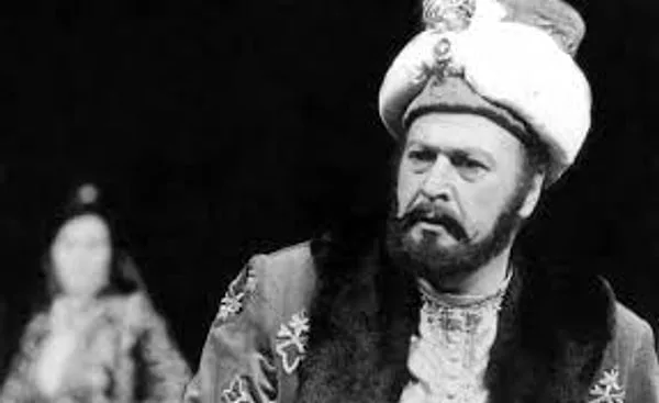 Türk Tiyatrosunun ve Sinemasının Unutulmaz Devi: Cüneyt Gökçer Kimdir?